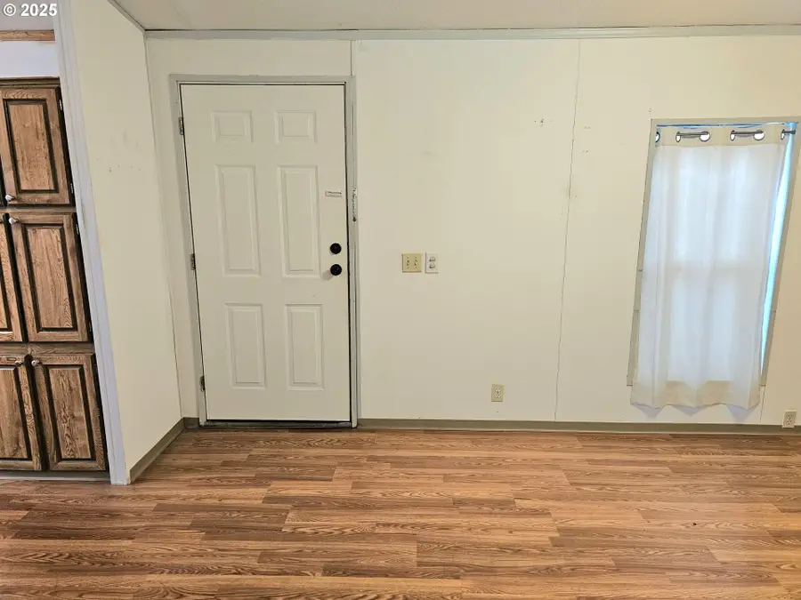 612 N Cascade Dr #25, Woodburn, OR 97071 - Image #2