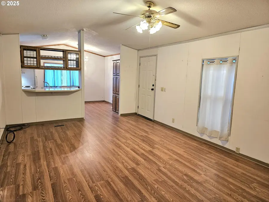 612 N Cascade Dr #25, Woodburn, OR 97071 - Image #3