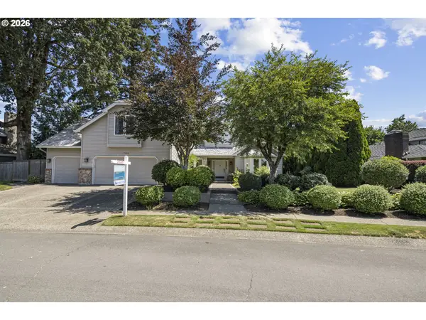 2105 Club House Dr, WestLinn, OR 97068