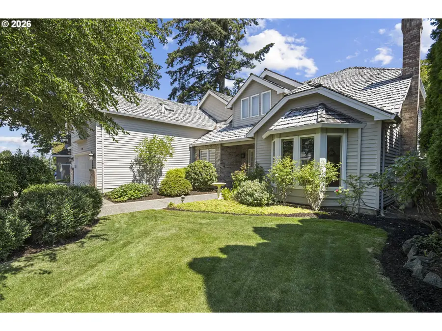 2105 Club House Dr, Northwest Clackamas, OR 97068 - #2