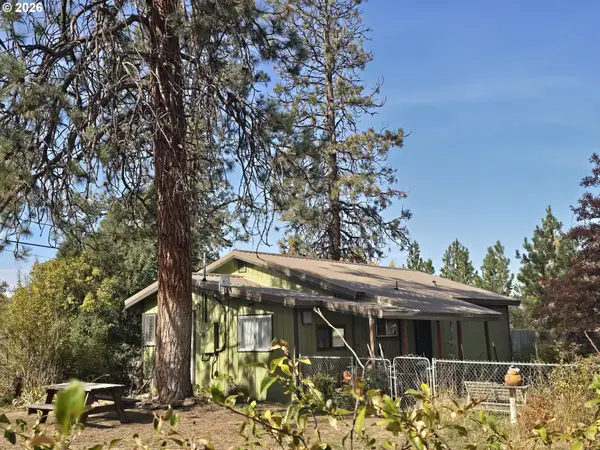 606 Truck Route St, Wallowa, OR 97885