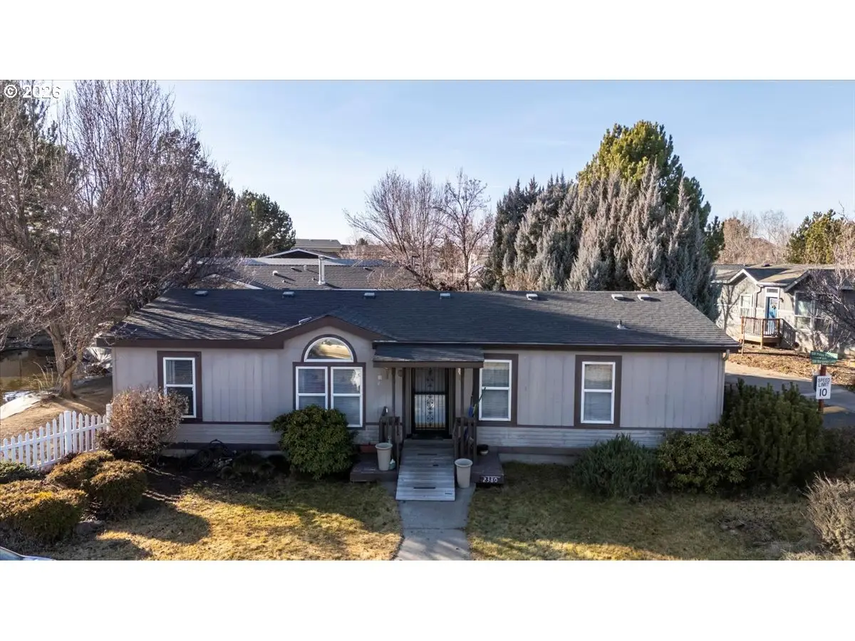 2380 SW Phlox Pond Dr, Redmond, OR 97756 - Image #1