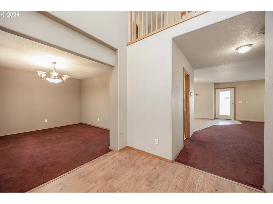 802 NW 14th Ave, Battle Ground, WA 98604 - #2