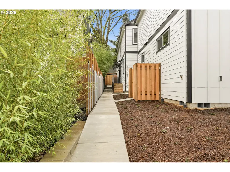528 S Texas St, Portland, OR 97219 - #3