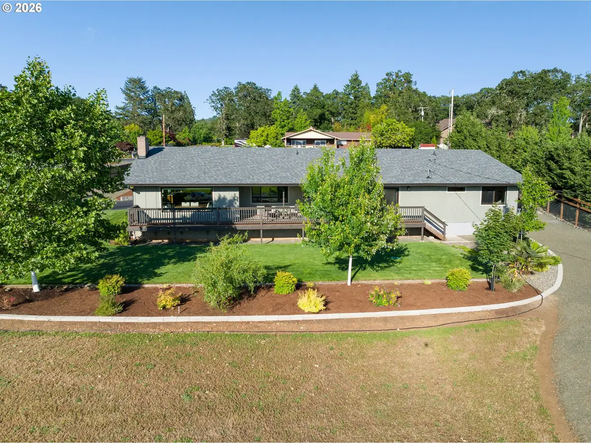 10 Ridgewood Dr, Roseburg, OR 97471 - #1