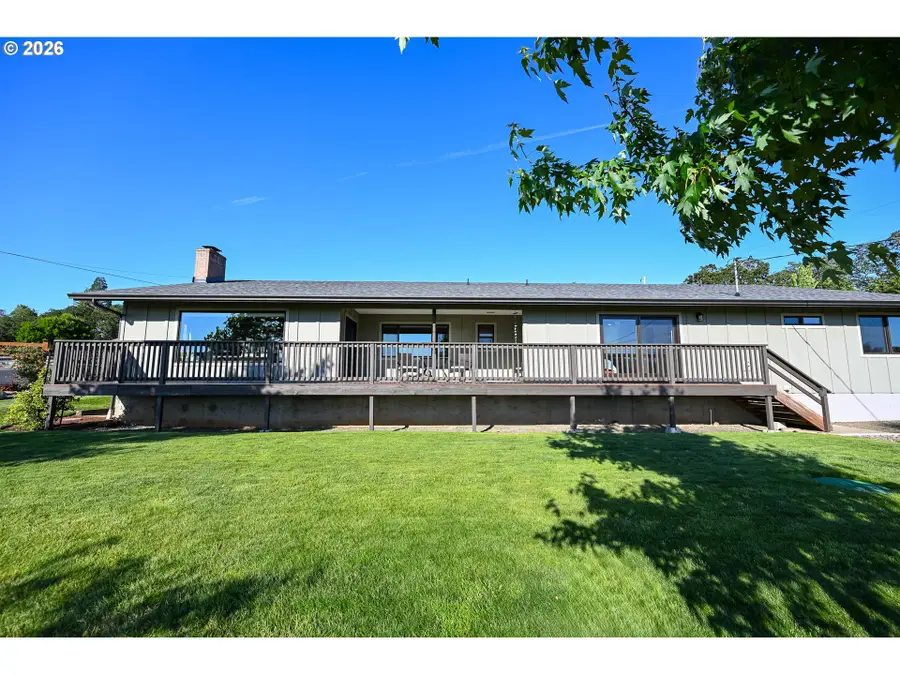 10 Ridgewood Dr, Roseburg, OR 97471 - #2