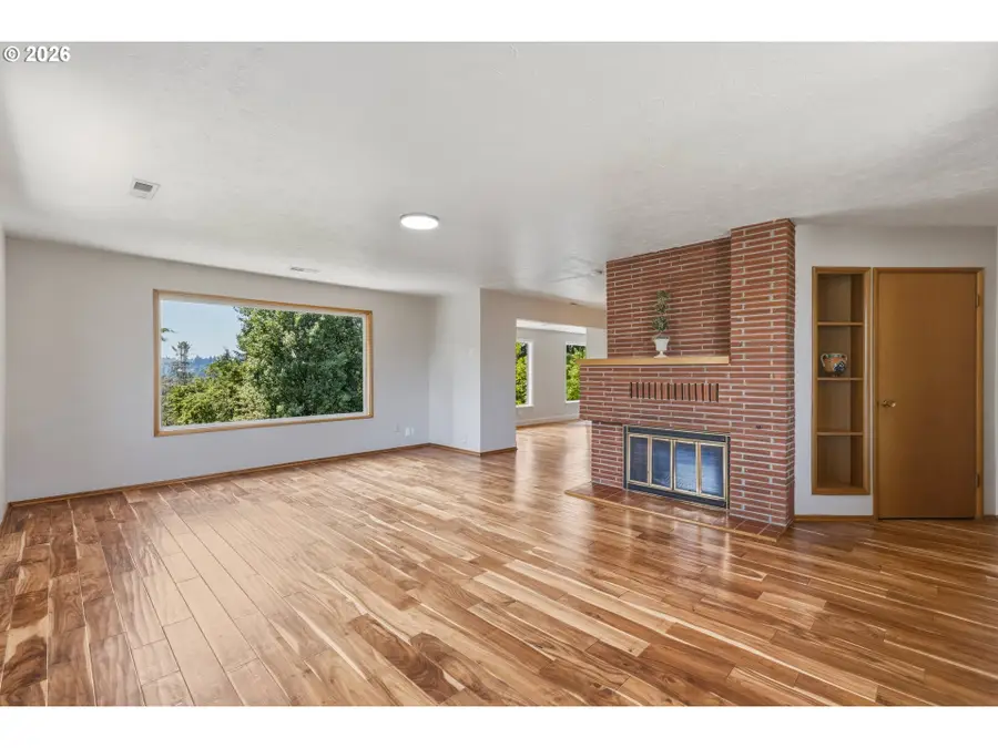 135 Victoria St, Longview, WA 98632 - #3