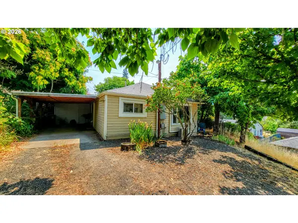 1739 NE Malheur Ave Ne, Roseburg, OR 97470