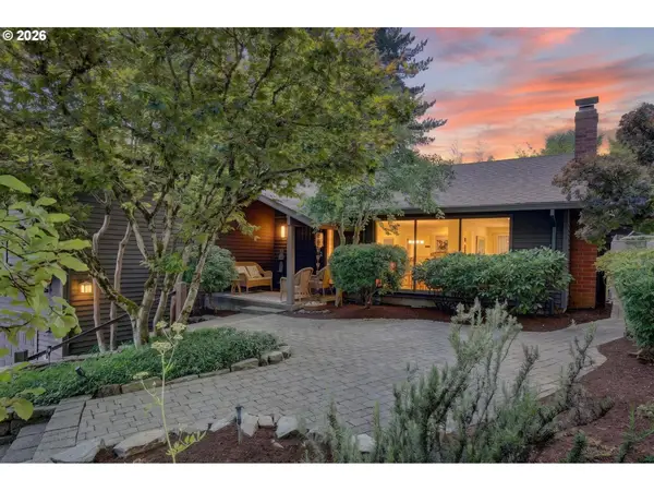 3165 SW Raleighview Dr, Portland, OR 97225