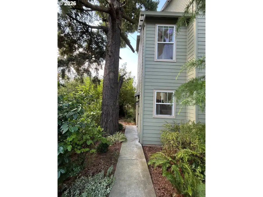 8780 SE Flavel St, Portland, OR 97266 - #2