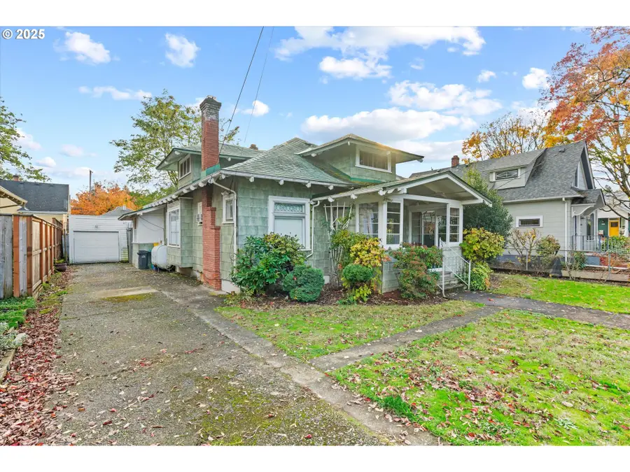 1114 SE Bidwell St, Portland, OR 97202 - Image #2