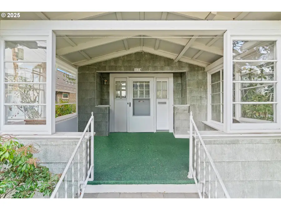 1114 SE Bidwell St, Portland, OR 97202 - Image #3