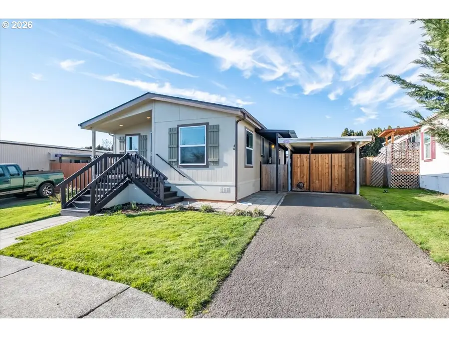 830 N Main St, Mount Angel, OR 97362 - #2