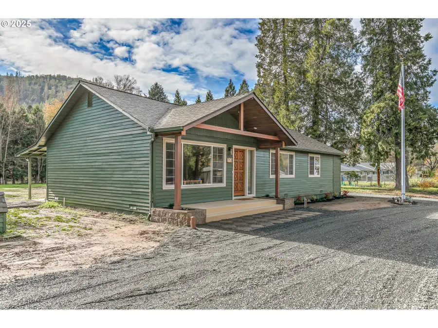 753 Rogue River Hwy, Southwest Jackson, OR 97525 - Image #3