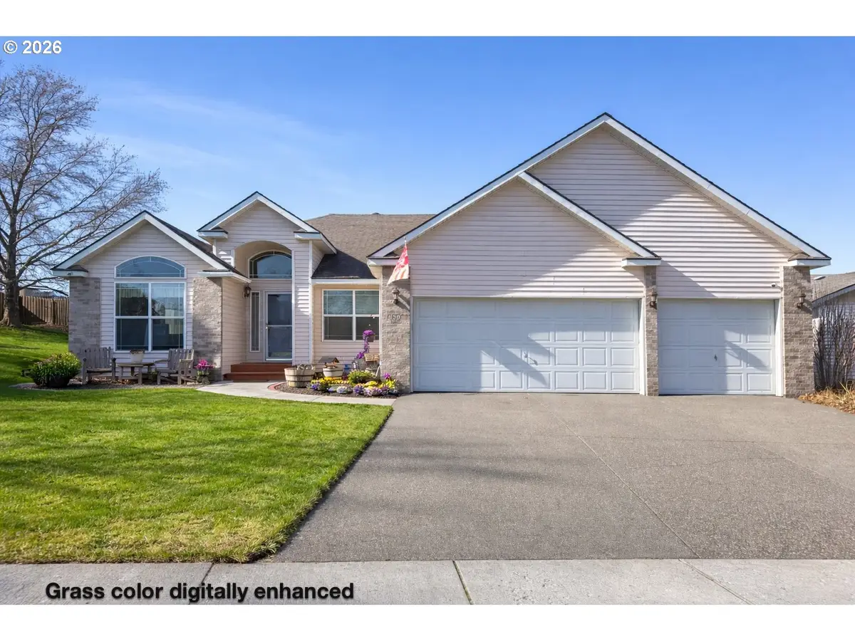 220 SE 11th St, Hermiston, OR 97838 - #1