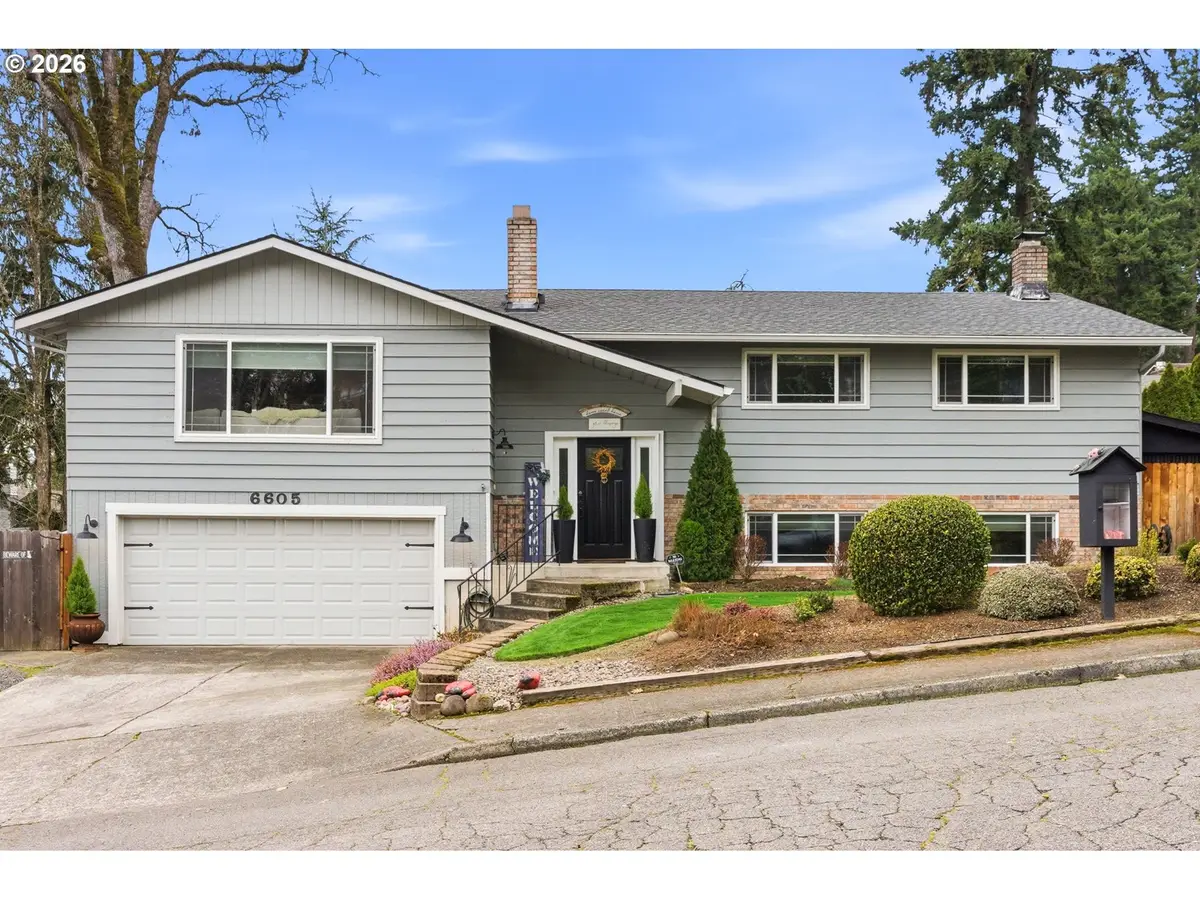 6605 Parkway Dr, Gladstone, OR 97027 - #1