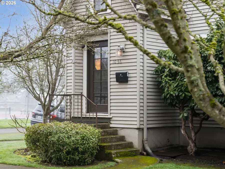 1036 NE Cowls St, McMinnville, OR 97128 - Image #2