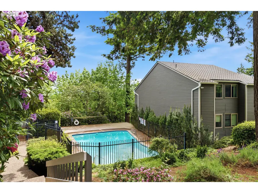 44 Eagle Crest Dr #26, Lake Oswego, OR 97035 - #2