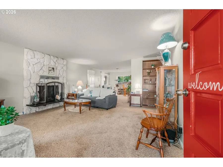 60 NE 23rd St, Gresham, OR 97030 - #3