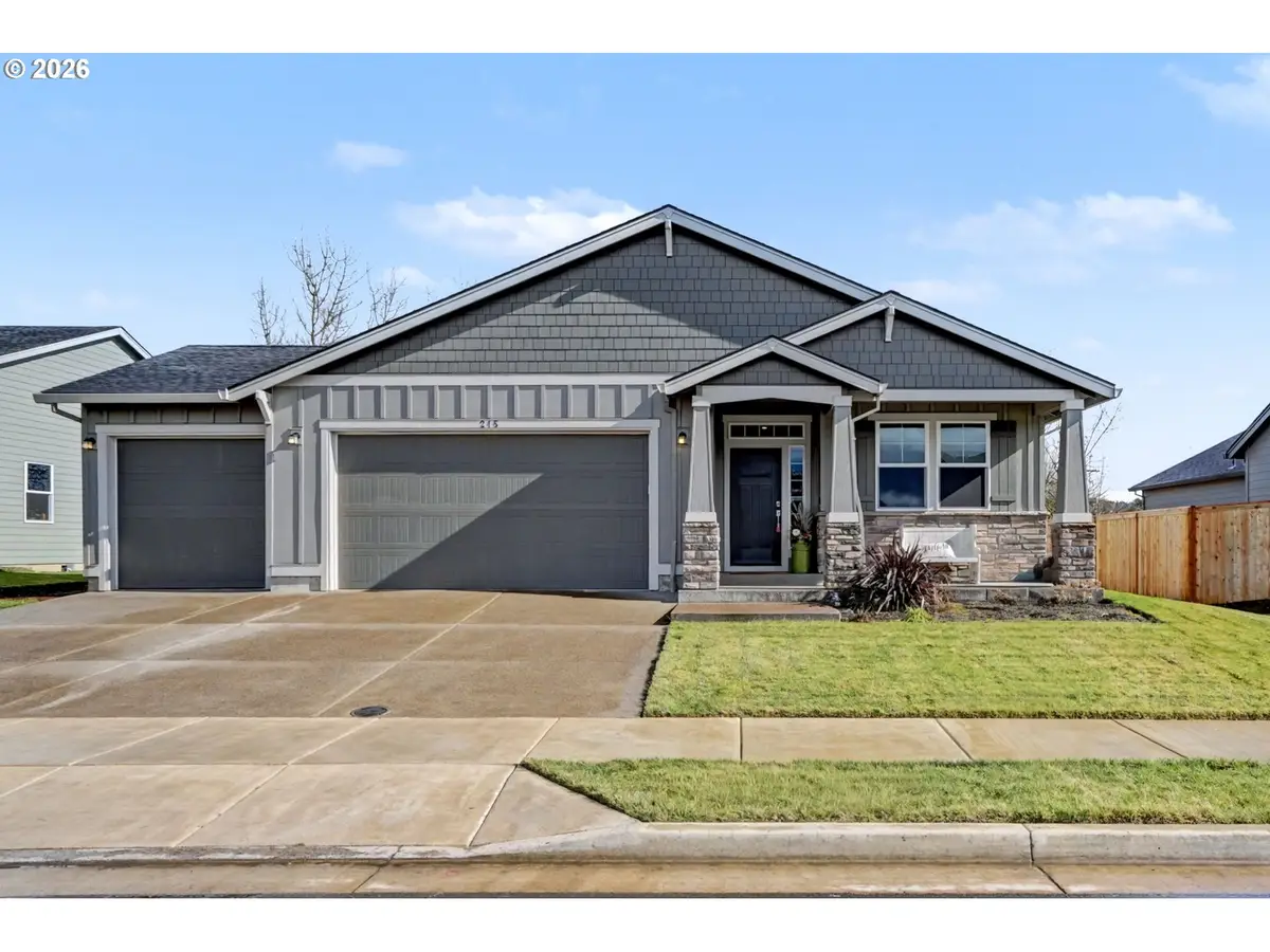 215 Walnut St, Mount Angel, OR 97362 - #1