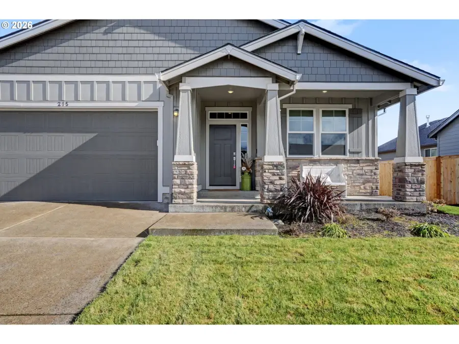 215 Walnut St, Mount Angel, OR 97362 - #3