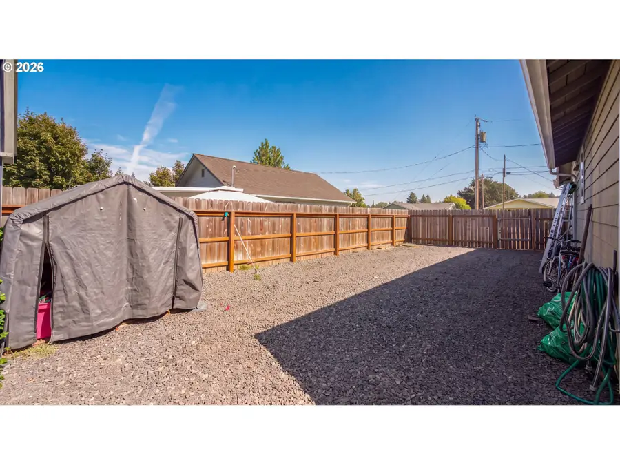 328 9th Ave, Sweet Home, OR 97386 - #2