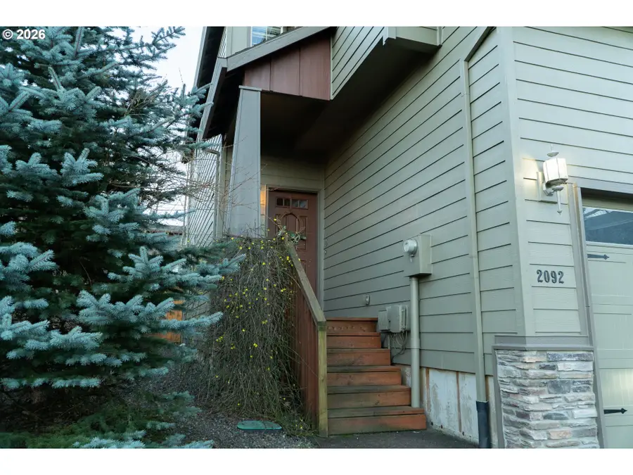 2092 SW Thomas Pl, Gresham, OR 97080 - Image #3