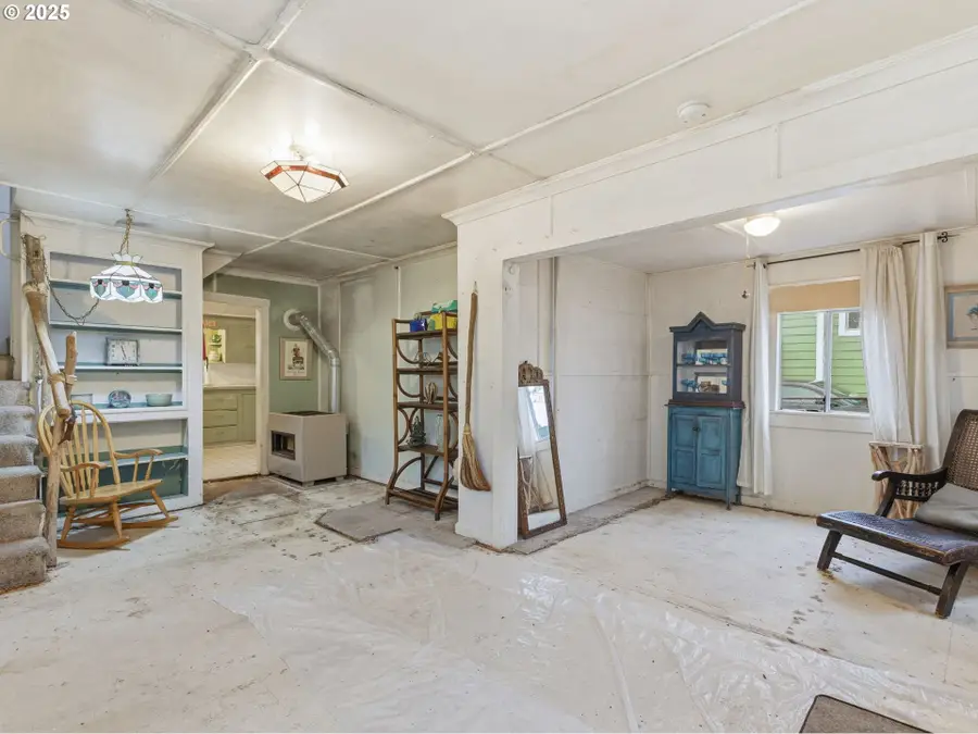 731 11th Ave, Seaside, OR 97138 - Image #2