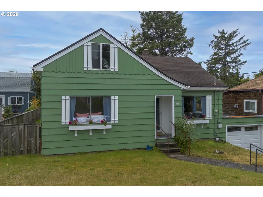 811 12th Ave, Seaside, OR 97138 - #2