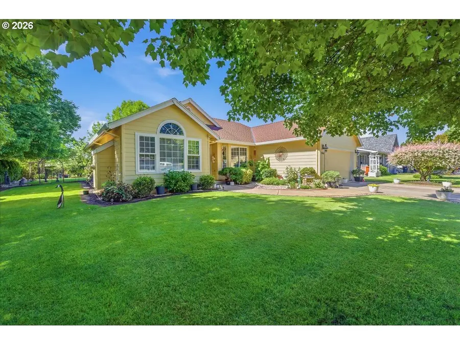 2166 SW Alexandria St, McMinnville, OR 97128 - #2