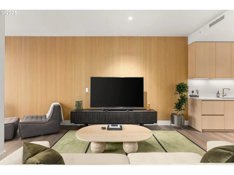 550 SW 10th Ave #3003, Portland, OR 97205 - Image #2