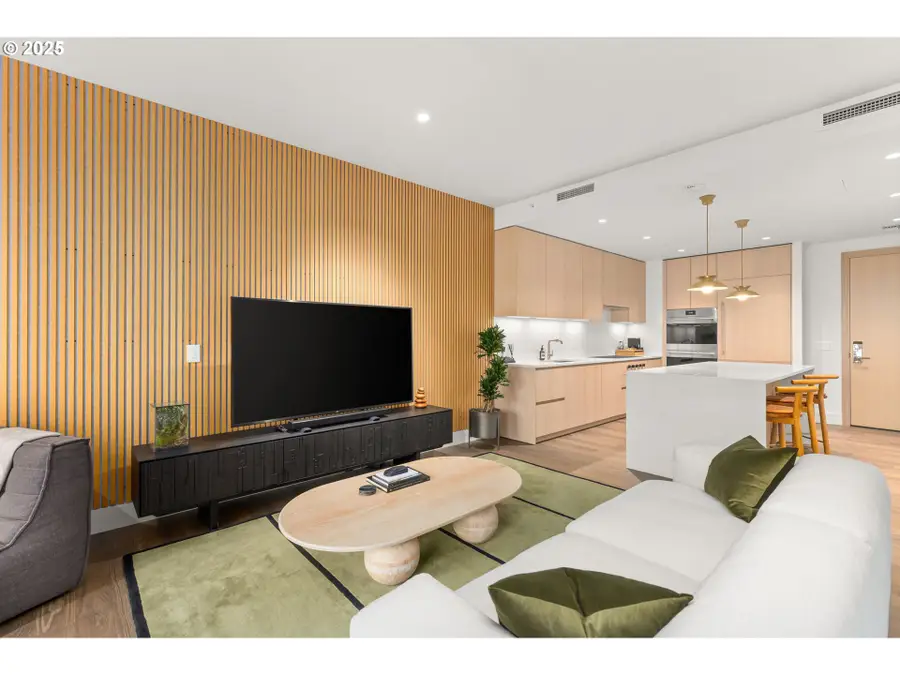 550 SW 10th Ave #3003, Portland, OR 97205 - Image #3