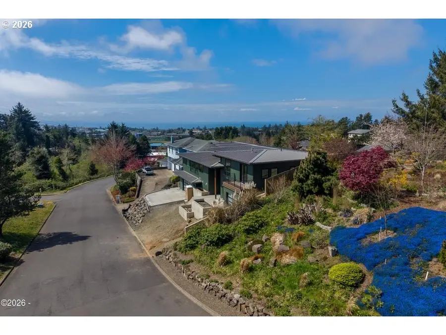 1025 NE 7th Dr, Newport, OR 97365 - #2