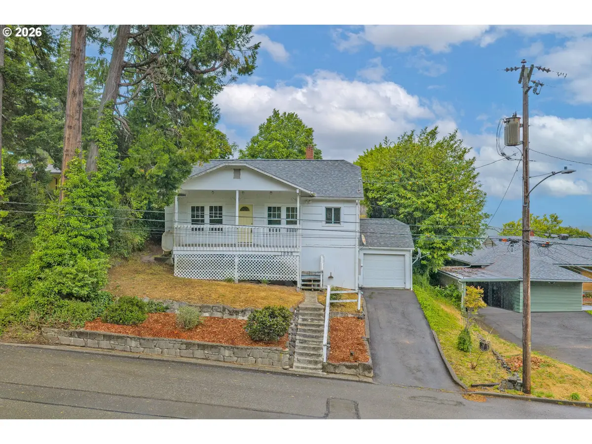 1688 N 8th St, Coos Bay, OR 97420 - #1