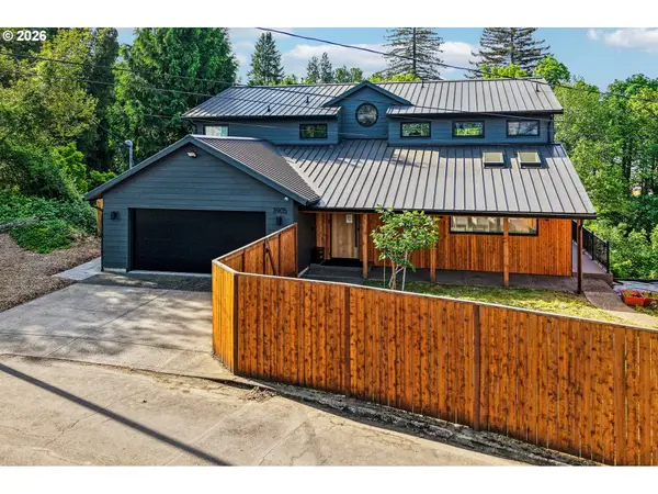 3905 N Overlook Ter, Portland, OR 97227