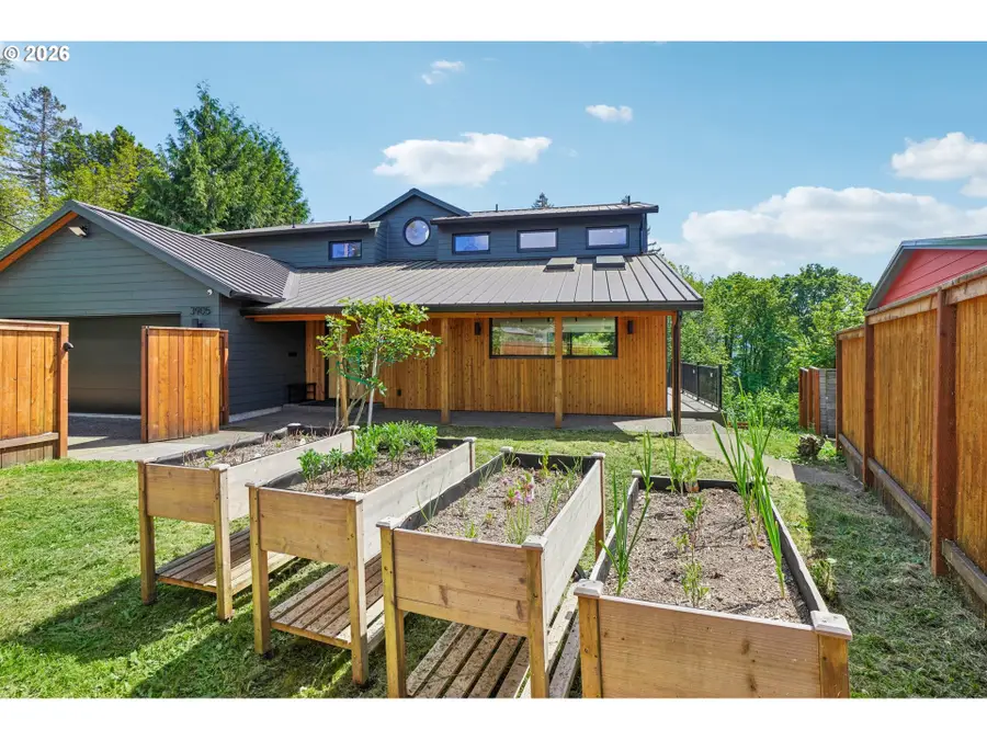 3905 N Overlook Ter, Portland, OR 97227 - #2