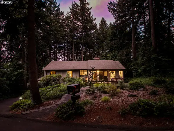 2592 Hillcrest Ct, WestLinn, OR 97068