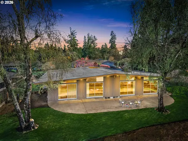 2205 N Country Club Dr, Canby, OR 97013