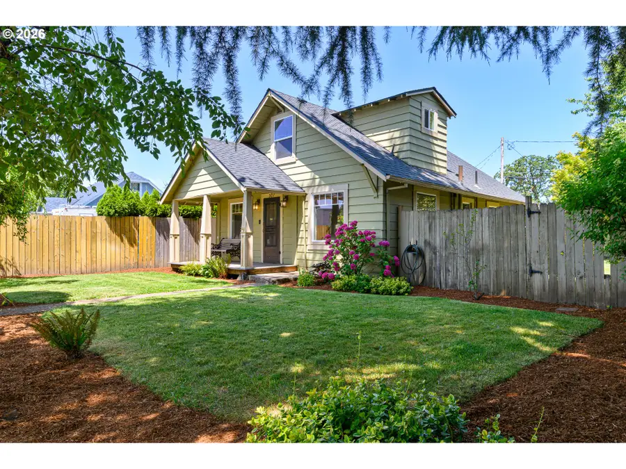 307 W 2nd St, Newberg, OR 97132 - #2