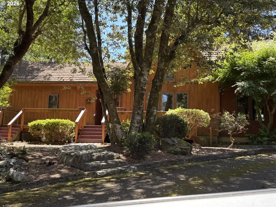 940 Pioneer Ln, Brookings, OR 97415 - #2