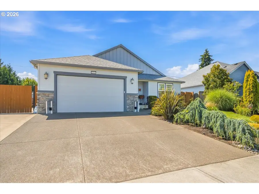 20847 Yukon St, Aurora, OR 97002 - #3
