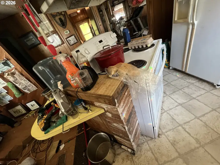 98825 Pleasant Hill Dr, Brookings, OR 97415 - #3