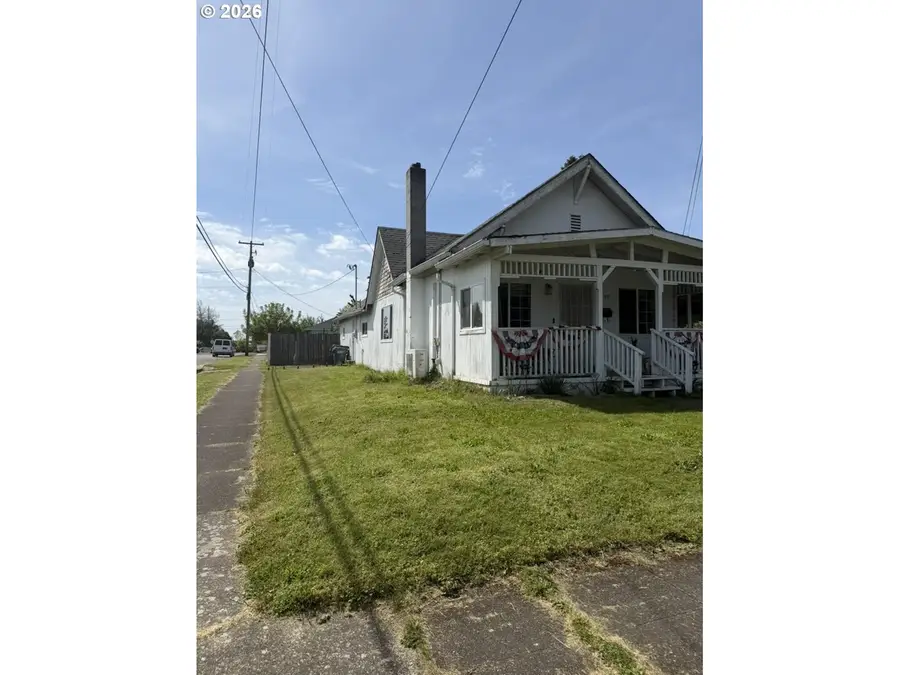 690 S 6th St, Independence, OR 97351 - #2