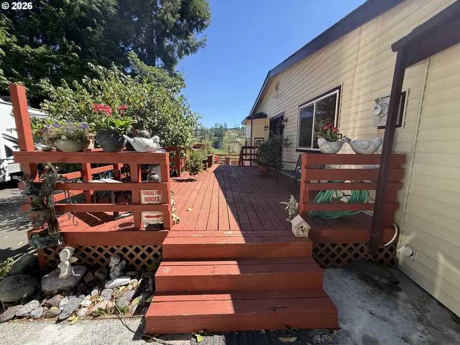 17053 Eastwood Ln, Brookings, OR 97415 - #2