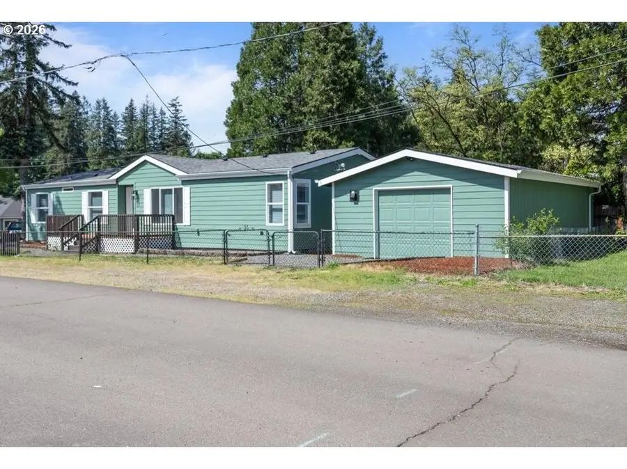 365 SW 7th Ave, Mill City, OR 97360 - #2