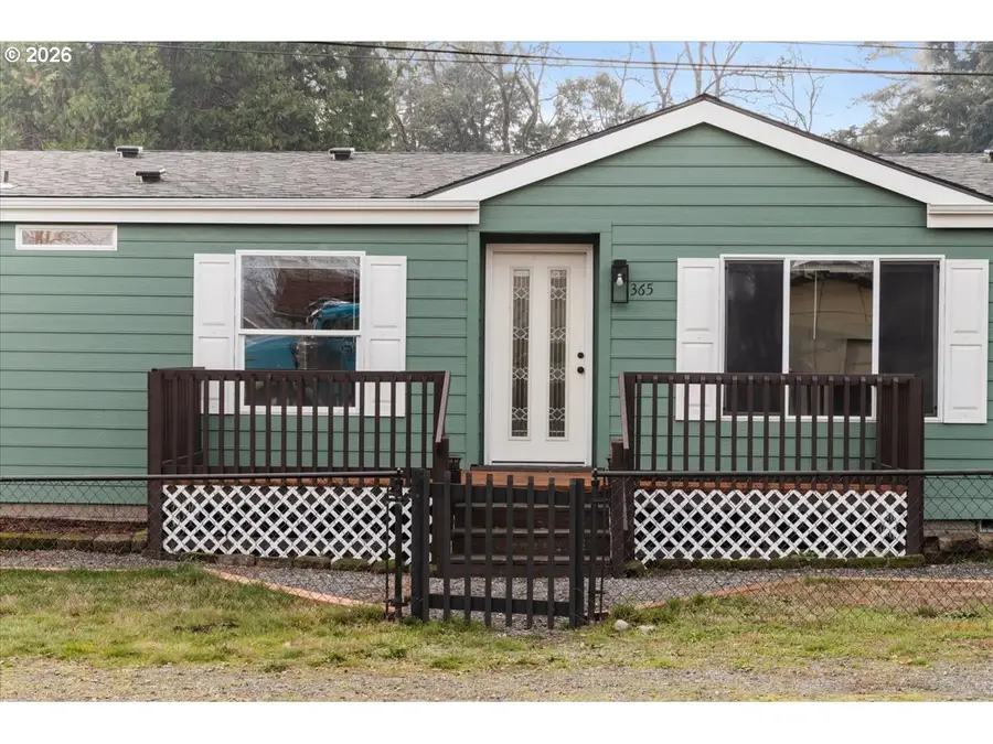 365 SW 7th Ave, Mill City, OR 97360 - #3