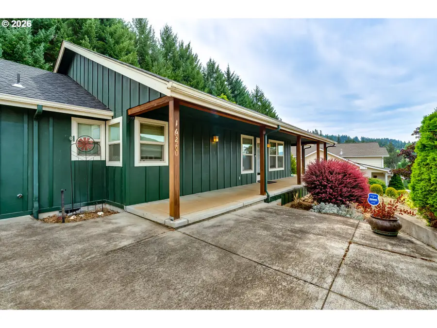 1620 Samuel Dr, Cottage Grove, OR 97424 - #3