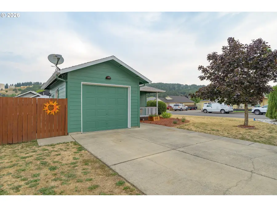 400 N Bridge St, Sheridan, OR 97378 - #3