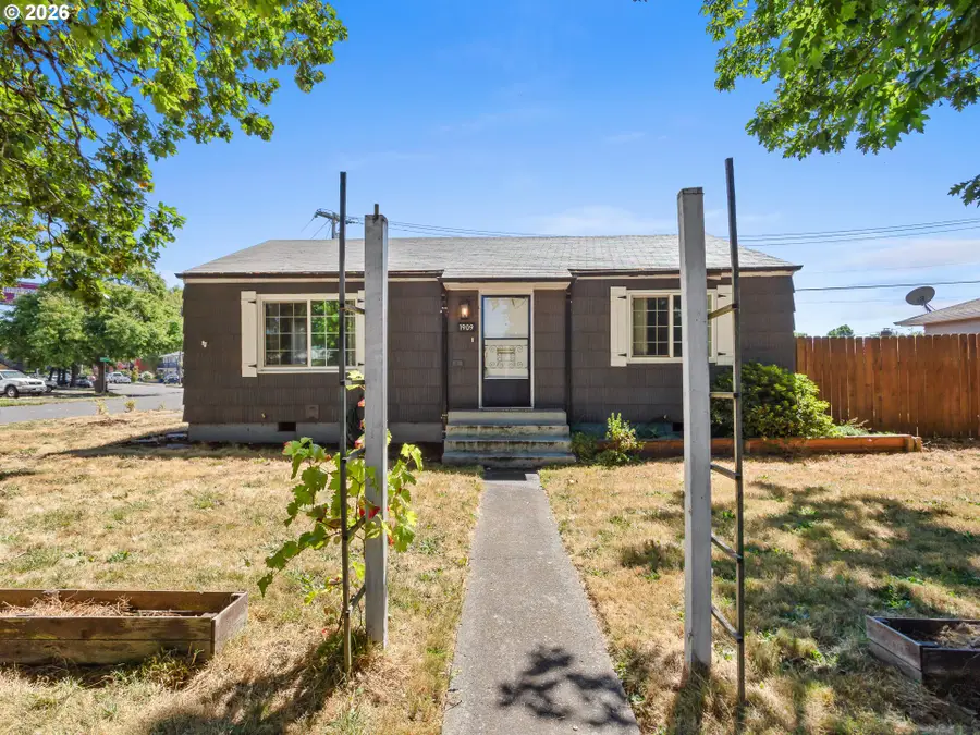 1909 Washington Way, Longview, WA 98632 - #2