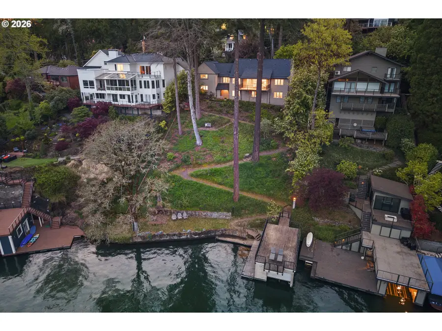 2430 Summit Ct, Lake Oswego, OR 97034 - #2